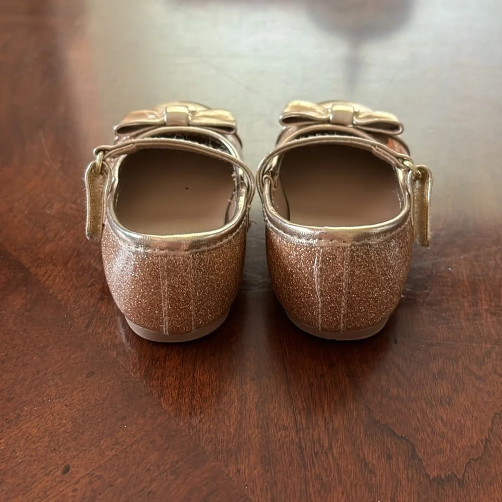 Gymboree gold glitter shoes, size 5